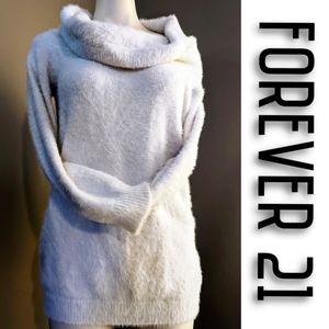 Women's | Fuzzy White Sweater | Medium